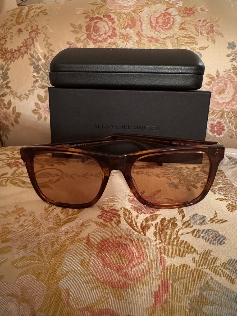 Alexander McQueen Brown Tortoiseshell Sunglasses with Brown Lenses
